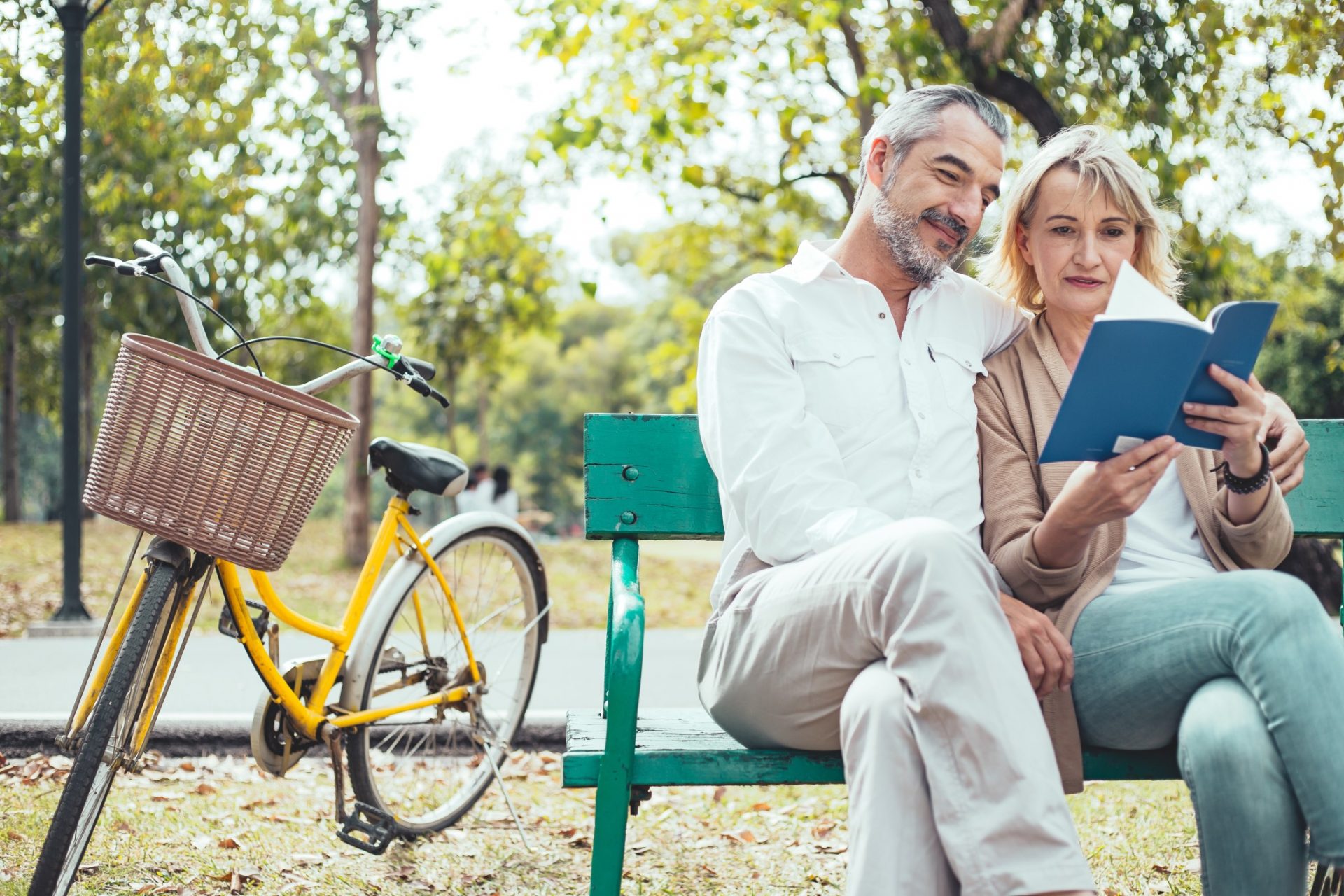 happy-senior-caucasian-couple